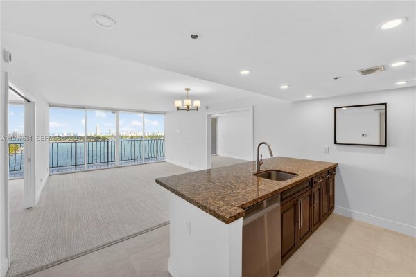 7601 E Treasure Dr #2319 North Bay Village, FL 33141