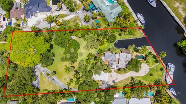 1500 SW 4th St Fort Lauderdale, FL 33312