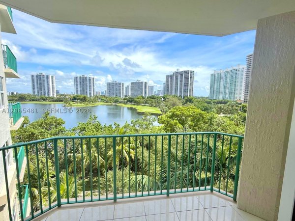 20000 E Country Clb Dr #612 Aventura, FL 33180