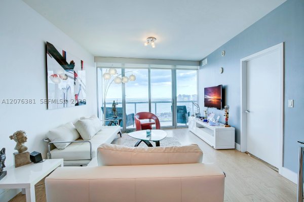888 Biscayne Blvd #4007 Miami, FL 33132
