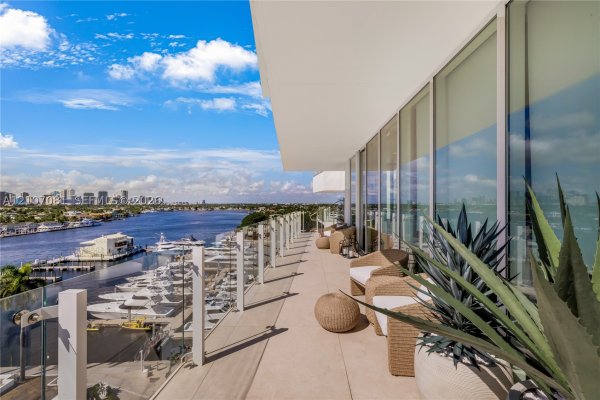 2221 SE 17th St #804 Fort Lauderdale, FL 33316