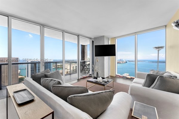 495 Brickell Ave #4502 Miami, FL 33131