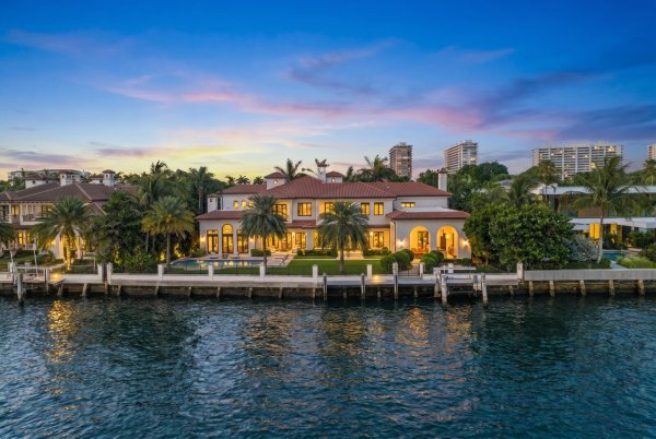 1207 Spanish Riv Boca Raton, FL 33432