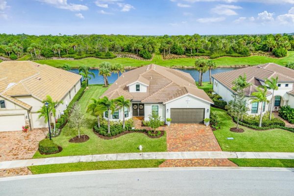 314 Sonoma Isles Cir Jupiter, FL 33478