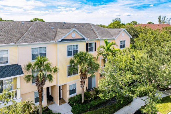 255 Murcia Dr #209 Jupiter, FL 33458