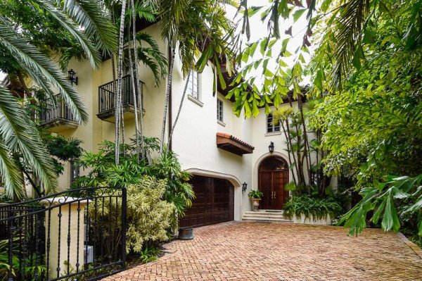 446 Brazilian Ave Palm Beach, FL 33480