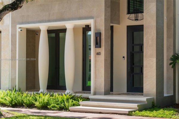 613 Almeria Ave Coral Gables, FL 33134
