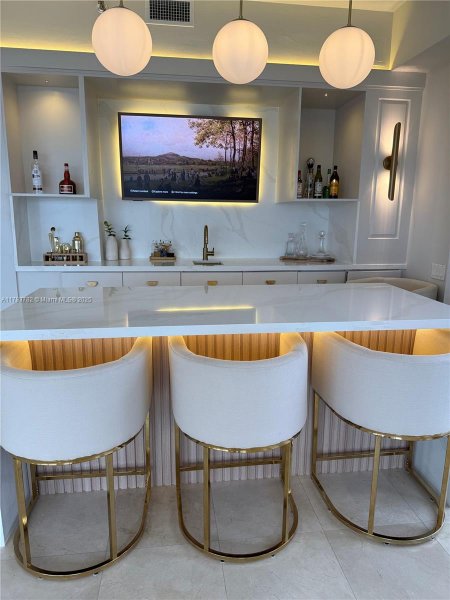 20355 NE 34th Ct #2725 Aventura, FL 33180