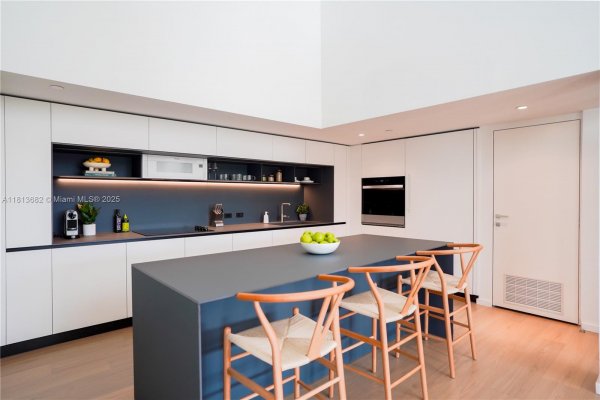 10250 Collins Ave #PH1 Bal Harbour, FL 33154