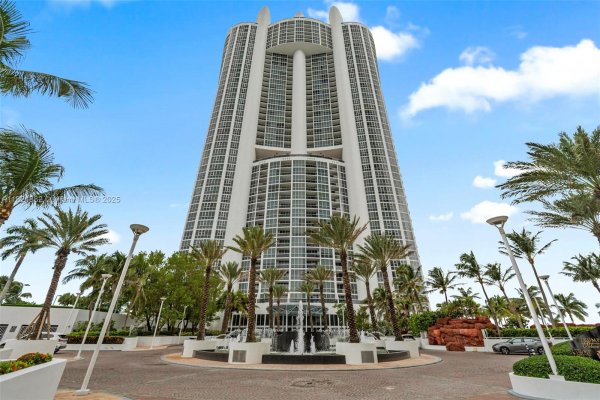 18201 Collins Ave #SPA201 Sunny Isles Beach, FL 33160