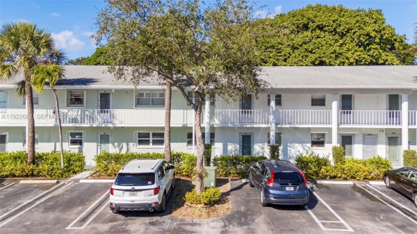 2300 SW 22nd Ave #109 Delray Beach, FL 33445
