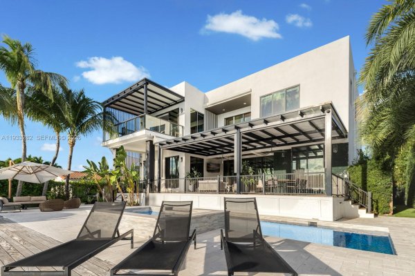 1970 NE 119th Rd North Miami, FL 33181