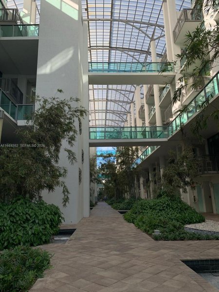 6000 Collins Ave Unit 136th Miami Beach, FL 33140