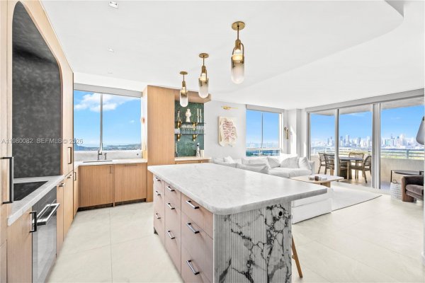 1330 West Ave #3102 Miami Beach, FL 33139