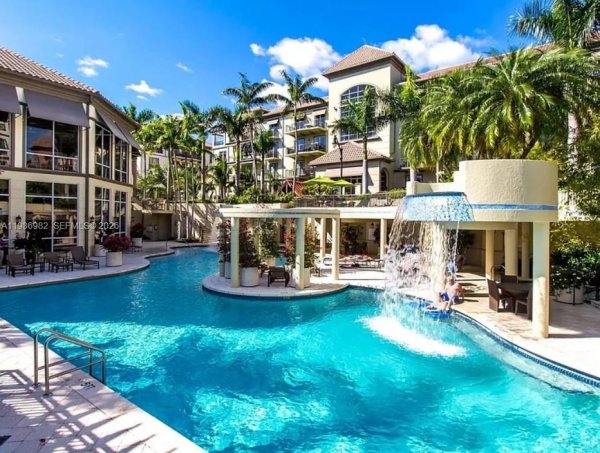 2625 NE 14th Ave #406 Wilton Manors, FL 33334