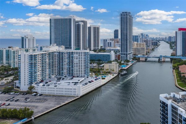 3800 S Ocean Dr #522 Hollywood, FL 33019