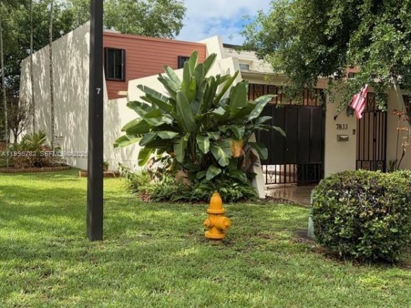 7833 SW 102nd Pl Miami, FL 33173