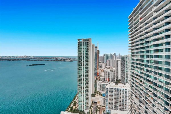 650 NE 32nd St #2406 Miami, FL 33137