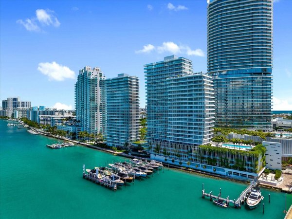 520 West Ave #2101 Miami Beach, FL 33139