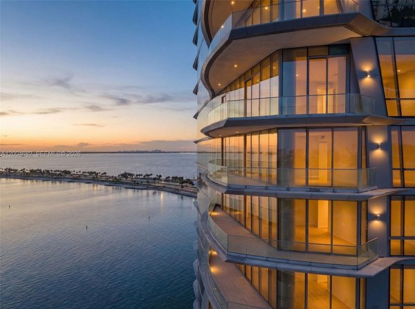 175 SE 25th Rd #1404 Miami, FL 33129