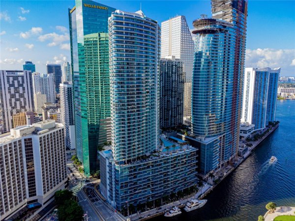 200 Biscayne Blvd Way #5001 Miami, FL 33131