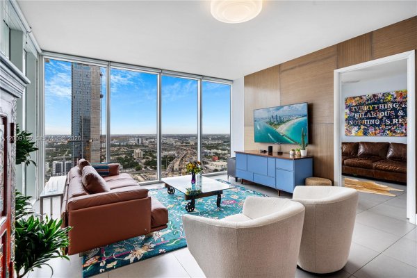 1040 Biscayne Blvd #3607 Miami, FL 33132