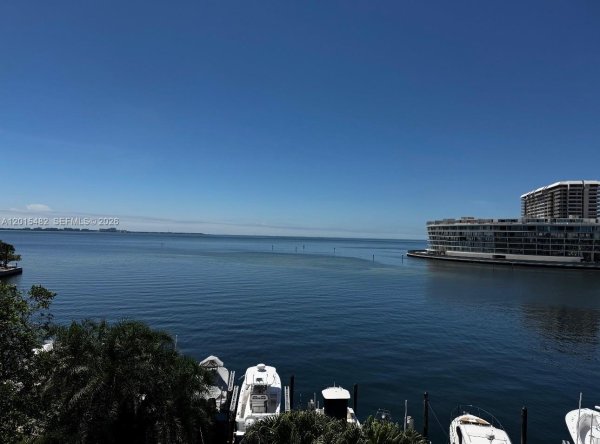 1632 S Bayshore Ct #202 Miami, FL 33133