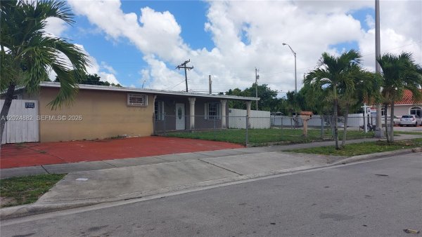 3651 W 2nd Ct Hialeah, FL 33012