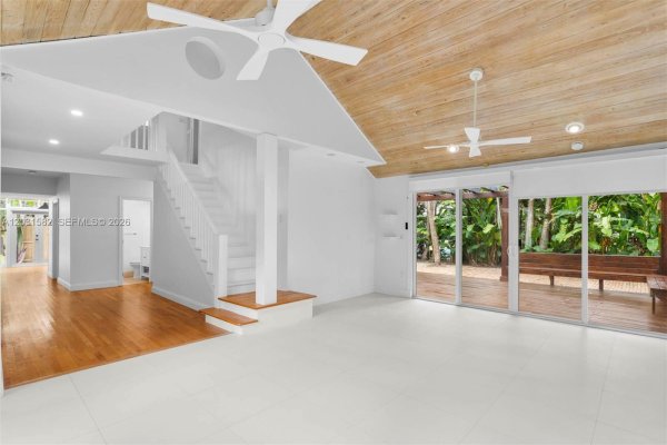 3945 Loquat Miami, FL 33133
