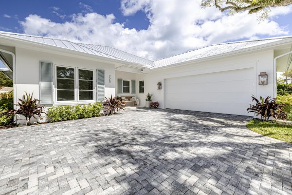 775 Acacia Vero Beach, FL 32963