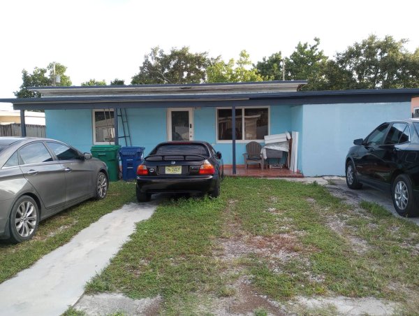3140 NW 100th St Miami, FL 33147