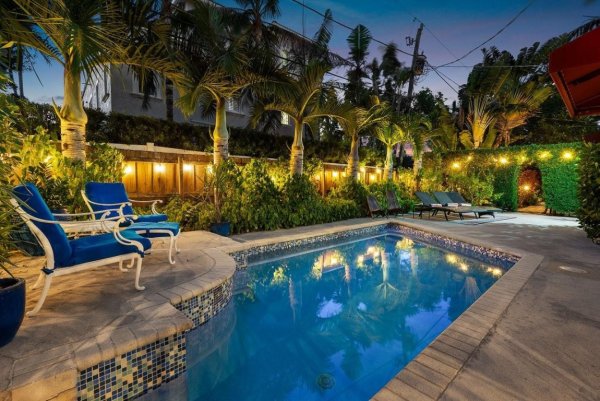 615 & 617 NE 9th Ave Fort Lauderdale, FL 33304