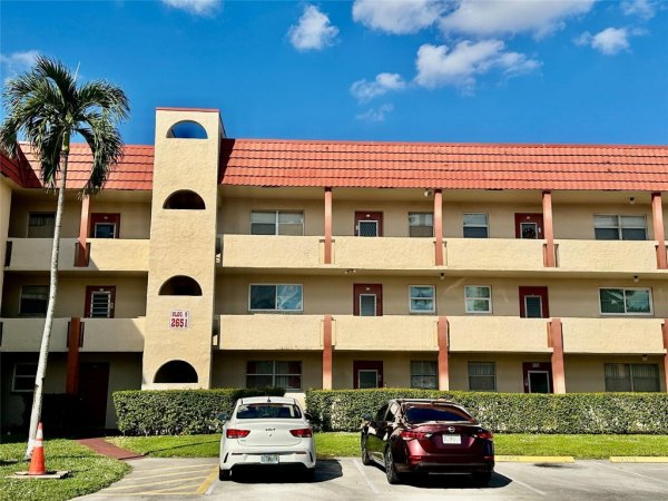 2651 E Sunrise Lks Dr #308 Fort Lauderdale, FL 33322