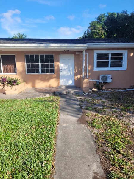 1375 NE 147th St Miami, FL 33169
