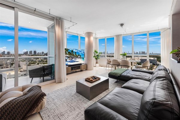 101 20th St #2102 Miami Beach, FL 33139