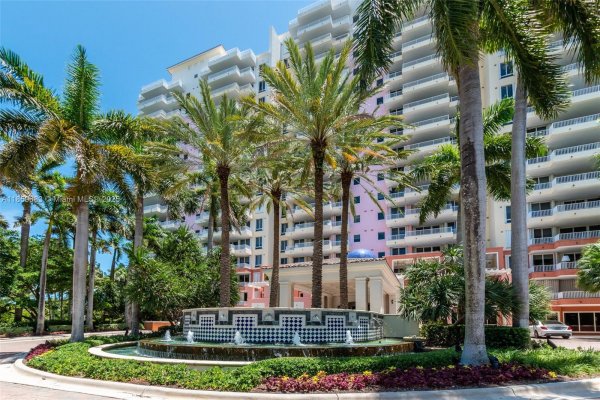 781 Crandon Blvd #306 Key Biscayne, FL 33149