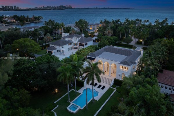 26 Tahiti Bch Is Rd Coral Gables, FL 33143 26 Tahiti Bch Is Rd Coral Gables, FL 33143