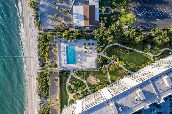 615 E Ocean Dr #6A Key Biscayne, FL 33149