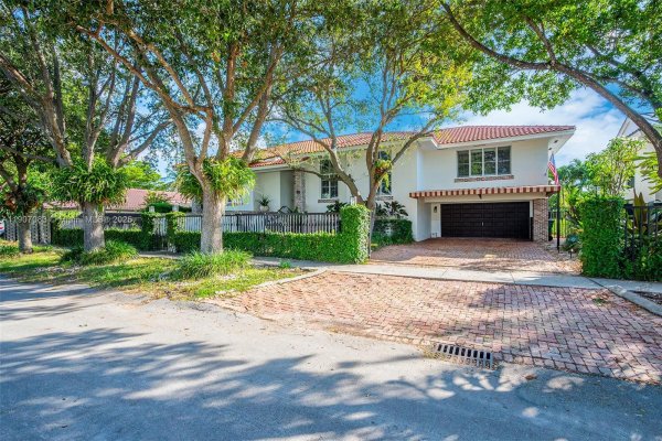 8025 SW 91st Ave Miami, FL 33173