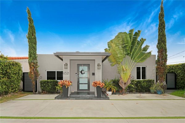 6521 SW 31st St Miami, FL 33155
