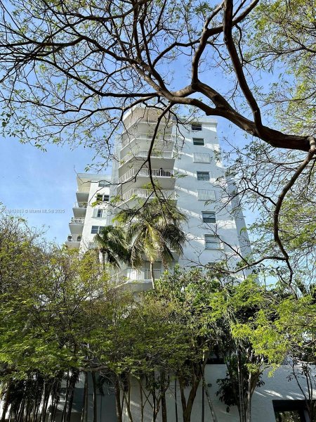 6900 Bay Dr #6A Miami Beach, FL 33141