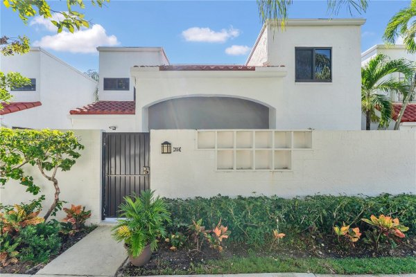 20903 Leeward Ct #314-1 Aventura, FL 33180