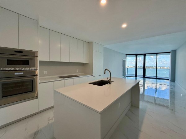 700 Ne 24th St #3303 Miami, FL 33137