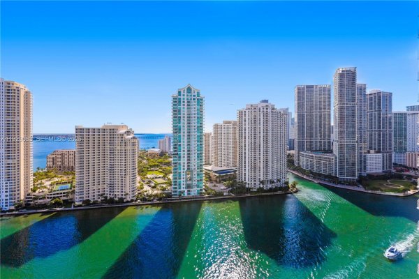 335 S Biscayne Blvd #3003 Miami, FL 33131
