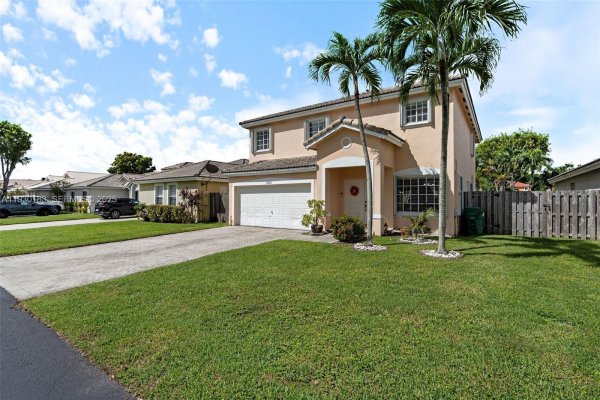 14152 SW 154th Ct Miami, FL 33196