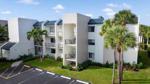 1605 S Us Hwy 1 #V6-102 Jupiter, FL 33477