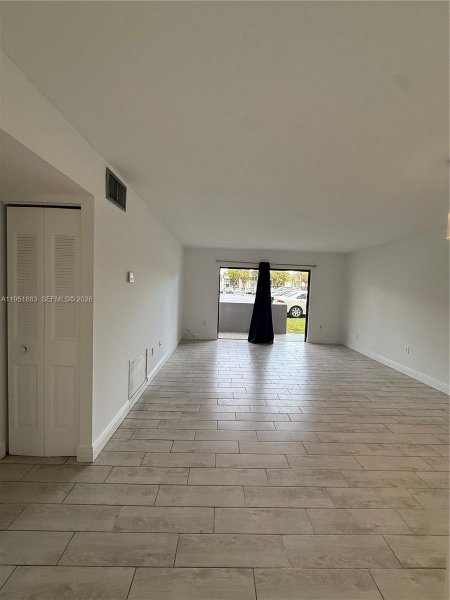 10431 N Kendall Dr #D104 Miami, FL 33176