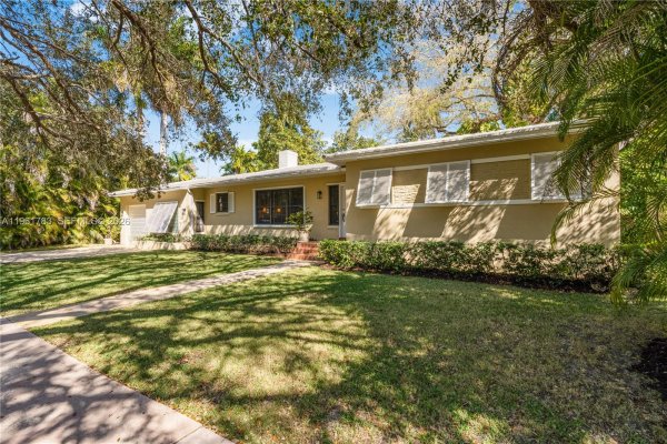 6901 Altamira St Coral Gables, FL 33146