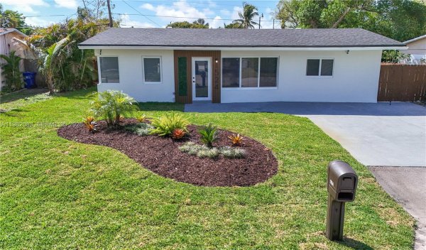 1524 NE 31st Ct Pompano Beach, FL 33064