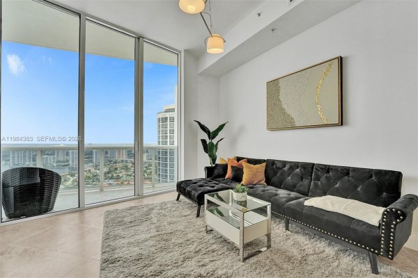 18101 Collins Ave #PH206 Sunny Isles Beach, FL 33160